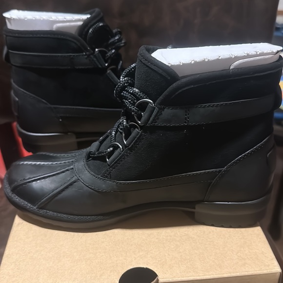 UGG Greda Waterproof Duck Boot: BLACK: NIB: SZ 6 - Picture 4 of 9